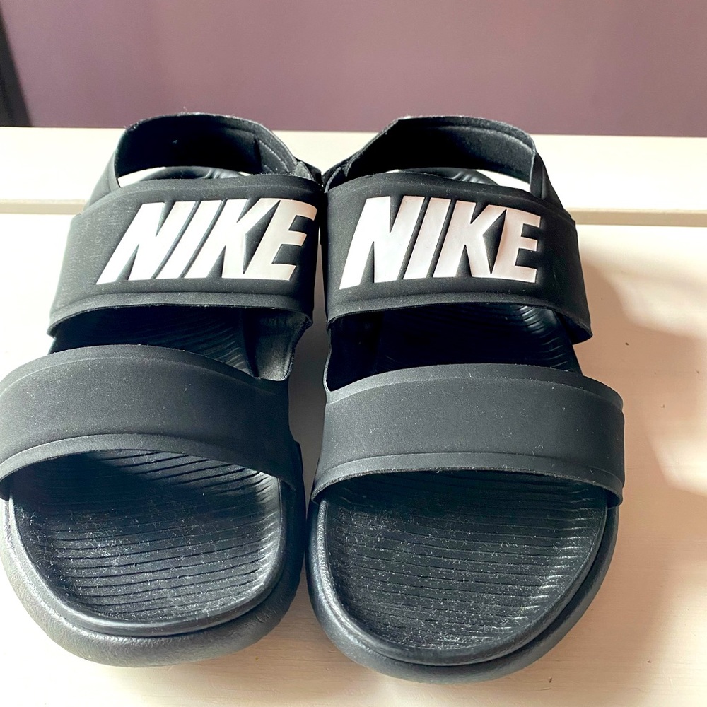 Nike Tanjun Sandal Sz. 8